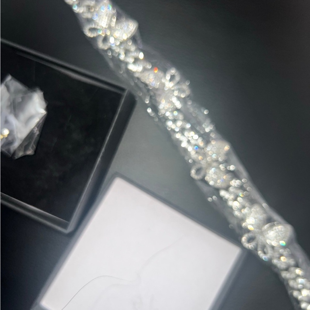 Elegant Silver Rhinestone necklace